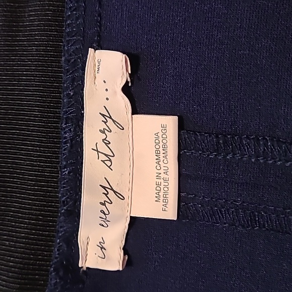 🌟3 for $30 🌟 Navy Skirt - 2X - Picture 6 of 8